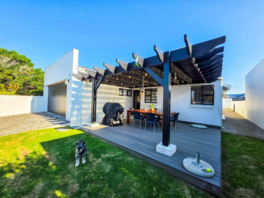 3 Bedroom Property for Sale in Stilbaai Wes Western Cape
